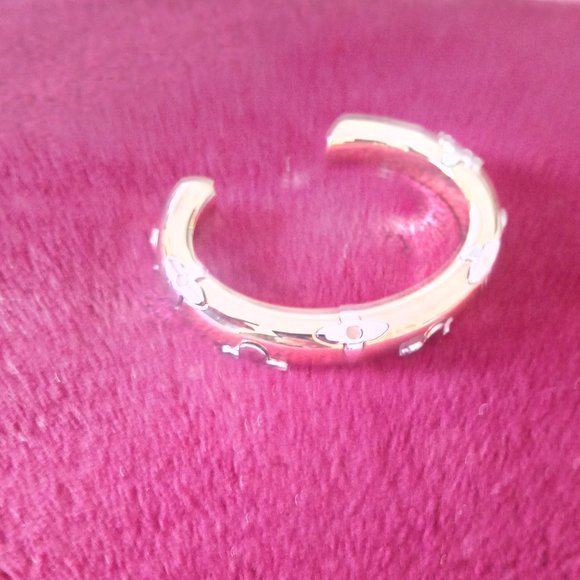 Louis Vuitton Daily Monogram Bracelet Gold Color - Picture 4 of 13